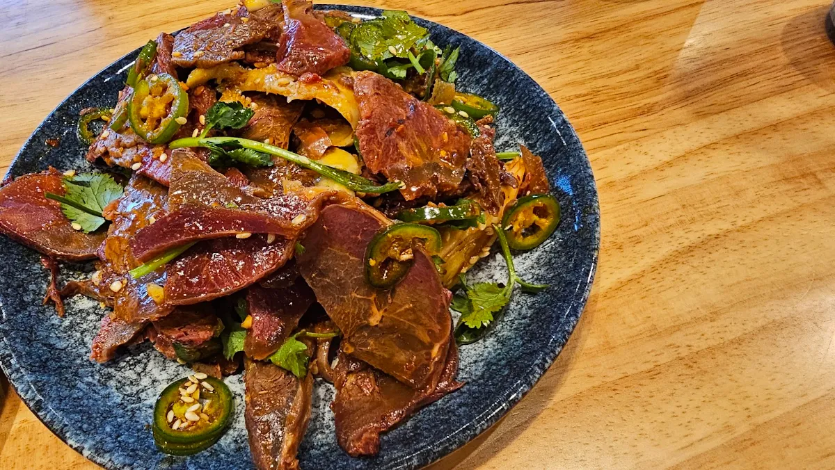 Sliced Beef and Tripe in Chilli Sauce 夫妻肺片